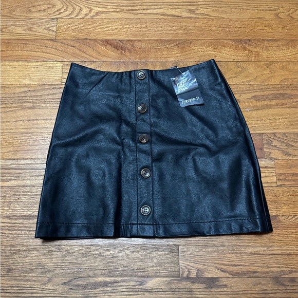 Forever 21 Dresses & Skirts - Forever 21 Black Faux Leather Mini Skirt